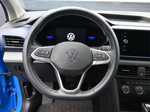 Used 2022 Volkswagen Taos SE image 16