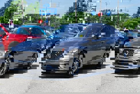 Used 2019 INFINITI Q50 Luxe image 3