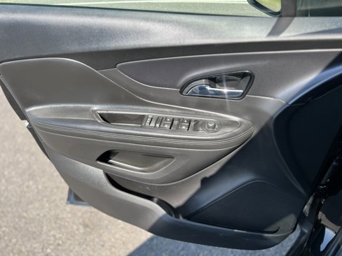 Used 2019 Buick Encore Essence image 11