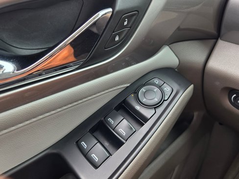 Used 2019 Chevrolet Traverse LT w/ LT Premium Package image 21