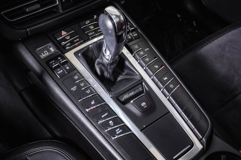 Certified 2021 Porsche Macan image 22