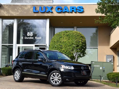 Used 2014 Volkswagen Touareg Sport image 1