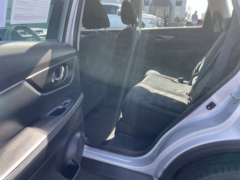 Used 2015 Nissan Rogue S image 24
