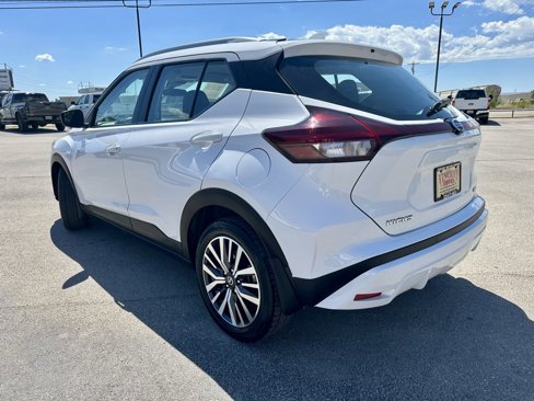 Used 2021 Nissan Kicks SV image 3