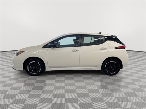 Certified 2024 Nissan Leaf SV Plus image 7