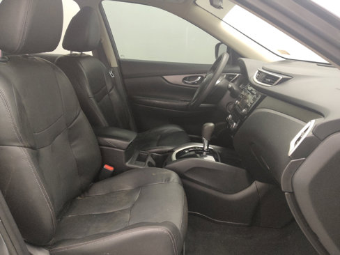 Used 2016 Nissan Rogue SV w/ SV Moonroof Package image 21
