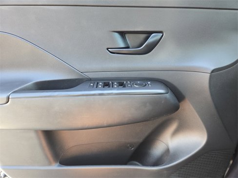 Used 2024 Hyundai Kona SEL image 19