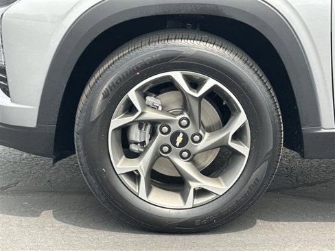 Certified 2024 Chevrolet Trax LT image 32