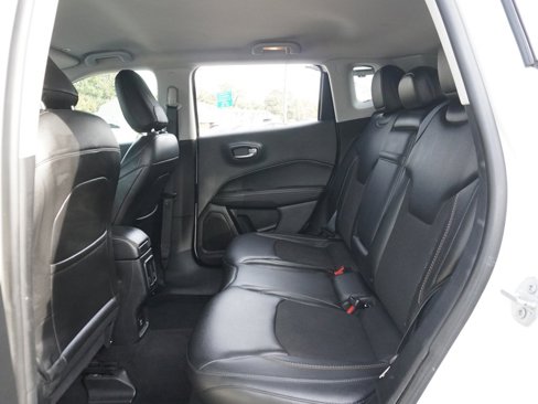 Used 2018 Jeep Compass Latitude w/ Cold Weather Group image 28