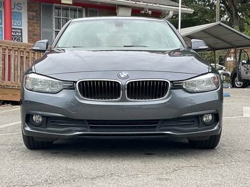 Used 2016 BMW 320i Sedan image 2