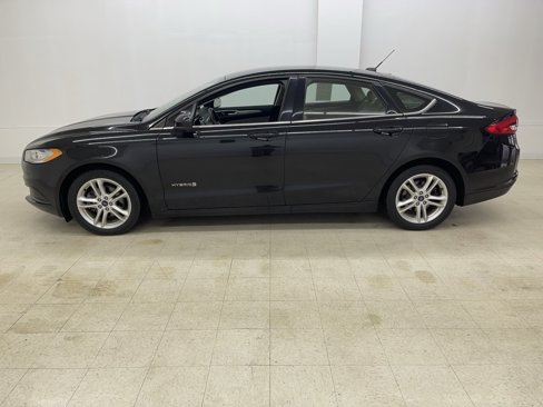 Used 2018 Ford Fusion S image 2