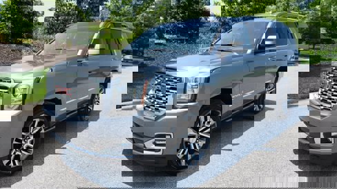 Used 2018 GMC Yukon Denali image 1