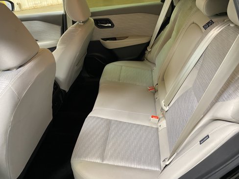 Used 2023 Nissan Rogue SV image 23