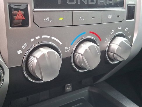 Used 2015 Toyota Tundra SR5 w/ SR5 Upgrade Package image 18