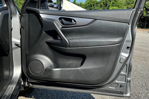 Used 2019 Nissan Rogue Sport S w/ Appearance Package image 27