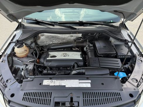 Used 2012 Volkswagen Tiguan S image 17