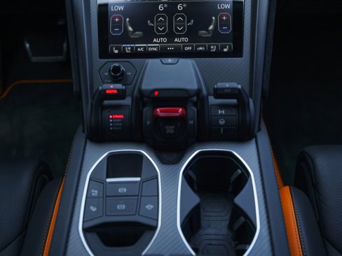 Used 2023 Lamborghini Urus Performante image 20