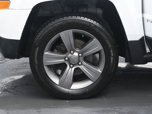 Used 2015 Jeep Patriot High Altitude image 24