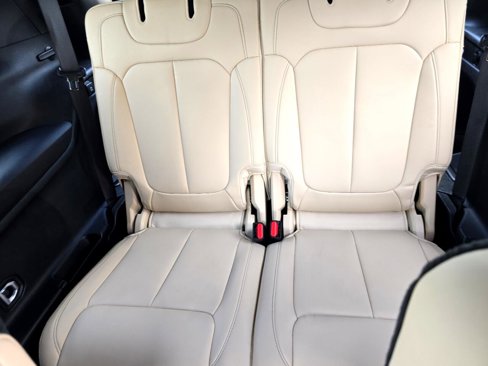 Used 2024 Jeep Grand Cherokee L Limited image 21