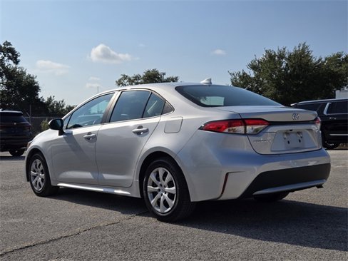 Used 2021 Toyota Corolla LE image 5