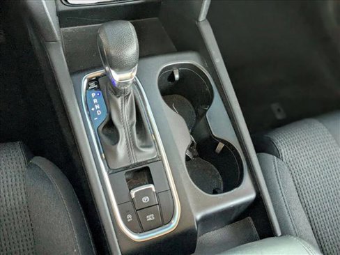 Used 2020 Hyundai Santa Fe SE image 12