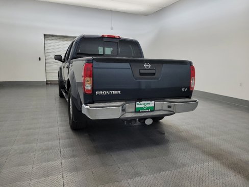 Used 2016 Nissan Frontier SV image 6