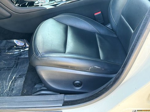 Used 2018 INFINITI QX30 Premium w/ Cargo Package image 19