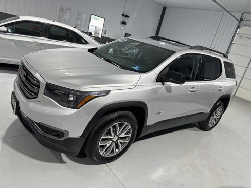 Used 2017 GMC Acadia SLE w/ Driver Alert Package I image 3