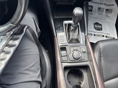 Used 2018 MAZDA MAZDA3 Touring image 18