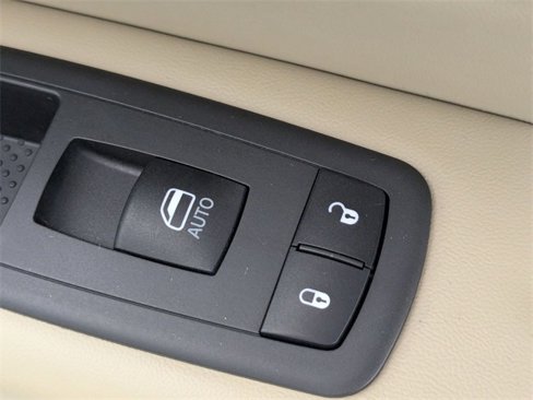 Certified 2021 Jeep Grand Cherokee Laredo image 32