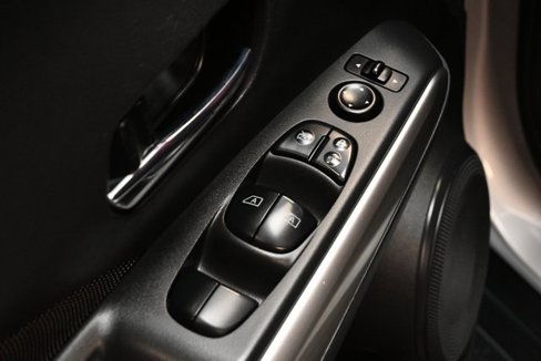 Used 2019 Nissan Kicks SV image 21