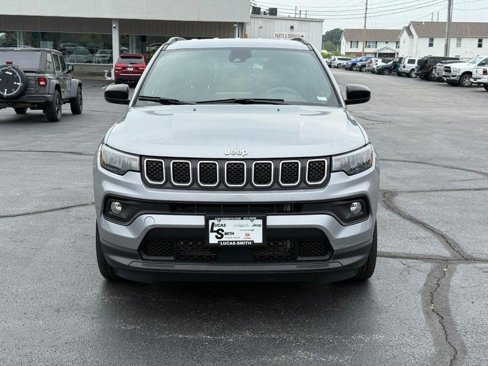 Used 2024 Jeep Compass Latitude image 9