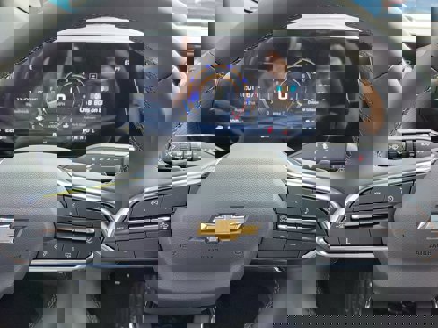 New 2025 Chevrolet Equinox LT w/ Safety and Technology Package image 12