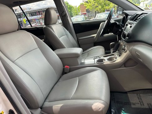 Used 2013 Toyota Highlander SE image 15