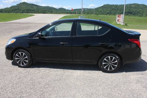 Used 2014 Nissan Versa S Plus image 9