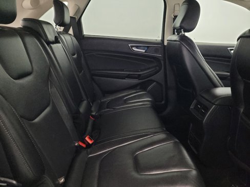 Used 2020 Ford Edge Titanium image 19