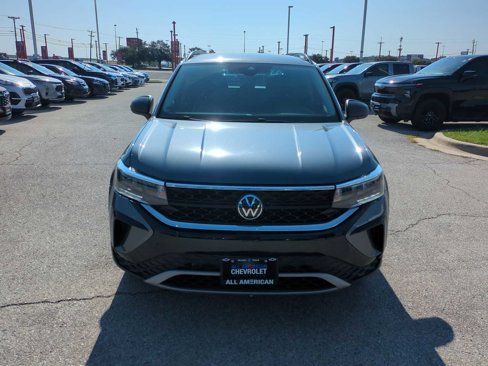 Used 2022 Volkswagen Taos S image 3