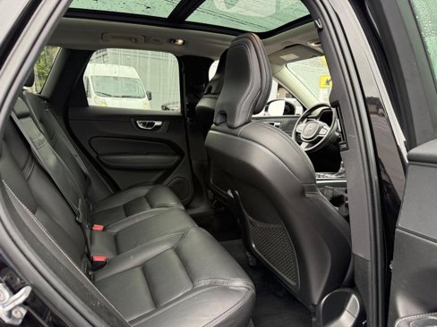 Used 2021 Volvo XC60 T5 Inscription w/ Protection Package Premier image 11