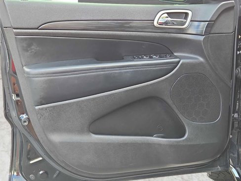 Used 2020 Jeep Grand Cherokee Altitude image 18