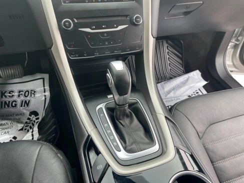 Used 2014 Ford Fusion SE w/ Equipment Group 202A image 21