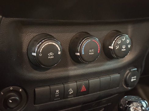 Used 2018 Jeep Wrangler Unlimited Sport S image 18