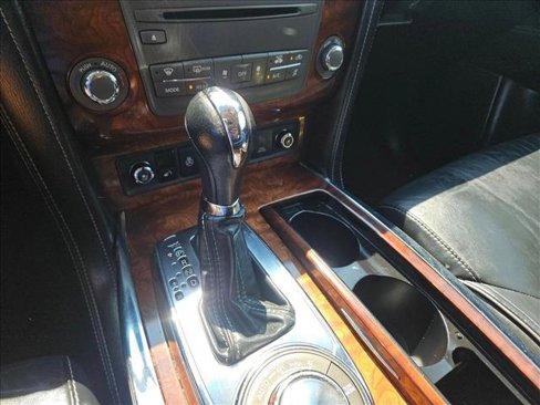 Used 2015 INFINITI QX80 4WD w/ Deluxe Technology Package image 16
