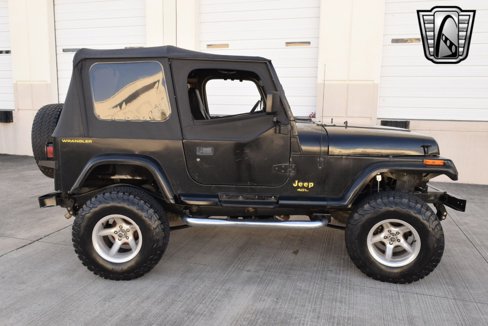 Used 1993 Jeep Wrangler 4WD image 5