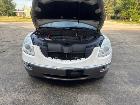 Used 2011 Buick Enclave CXL image 12