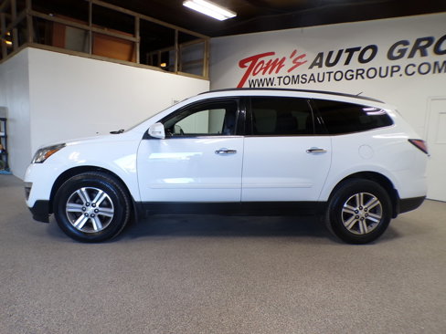 Used 2017 Chevrolet Traverse LT image 2