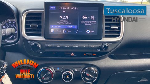 Used 2022 Hyundai Venue SE image 27