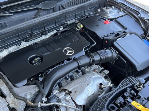Used 2022 Mercedes-Benz GLB 250 4MATIC image 38
