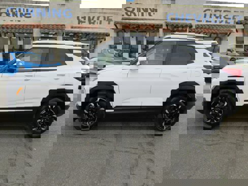 Used 2023 Chevrolet TrailBlazer LT image 2
