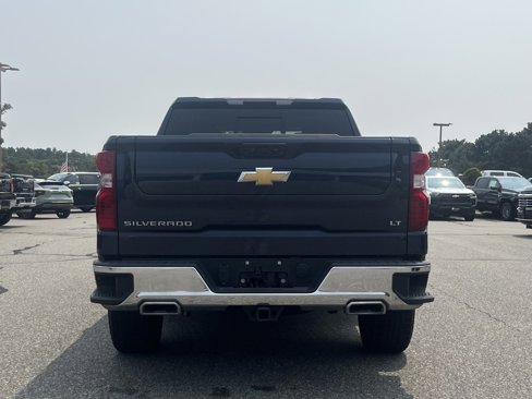 Used 2022 Chevrolet Silverado 1500 LT w/ Z71 Off-Road Package image 4