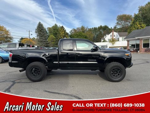 Used 2021 Toyota Tacoma TRD Sport image 3